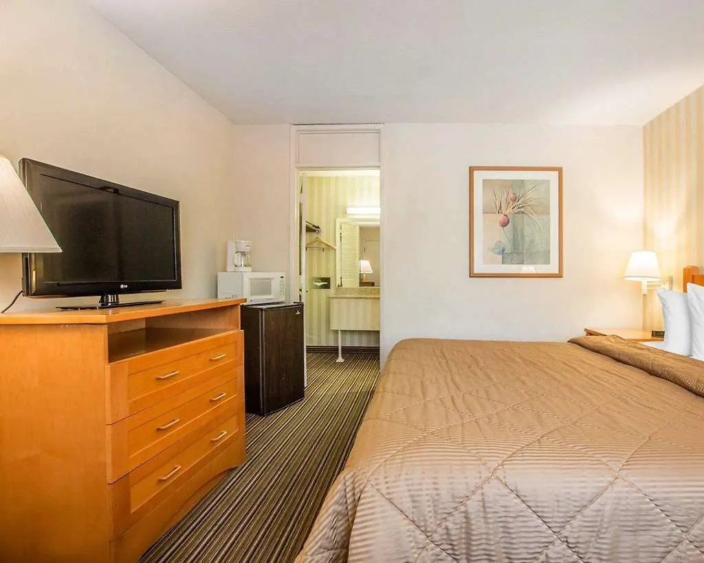 Travelodge By Wyndham Palm Springs