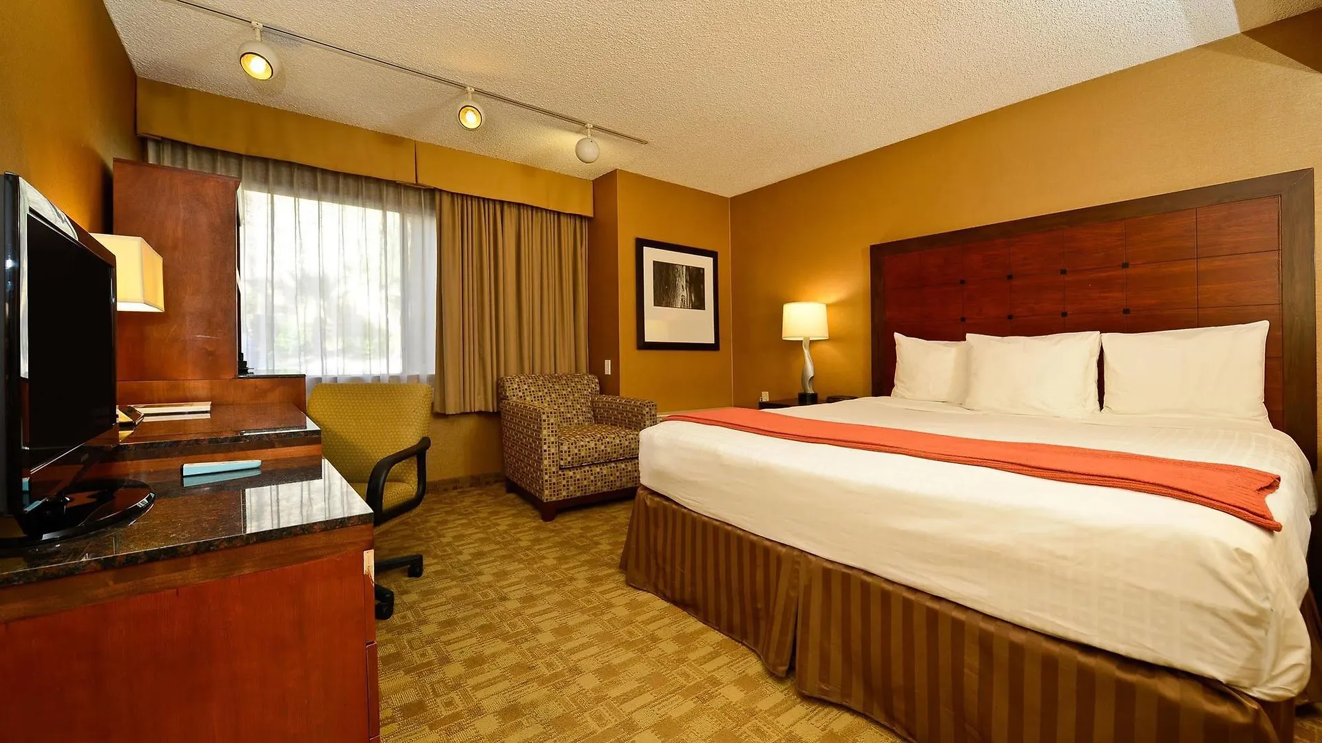 Travelodge By Wyndham Palm Springs Hotel